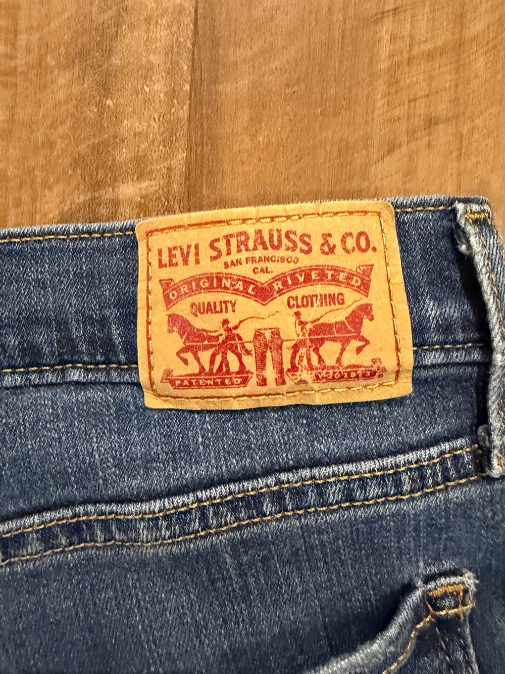 Levi Strauss & Co Women's 724 High Rise Straight Jeans 29 In Blue - Picture 4 of 8